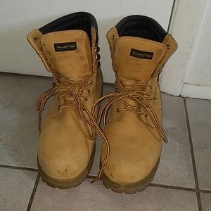 Boots gently used